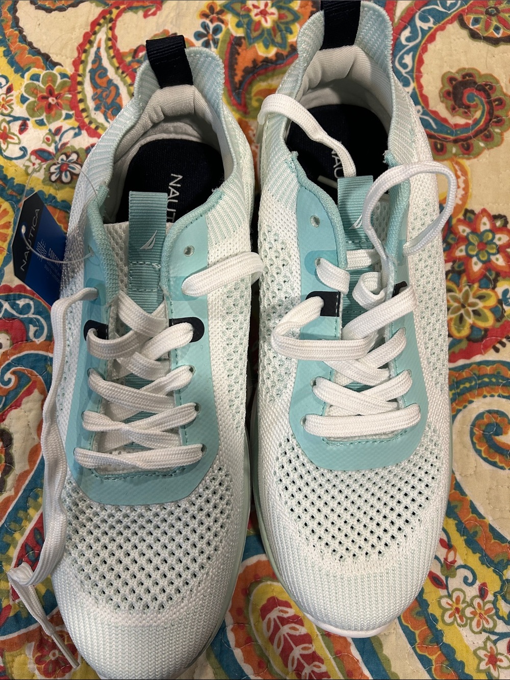 Nautica White & Aqua Knit Lace-Up Sneakers size 10 women’s